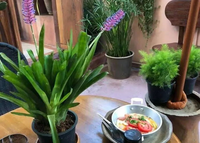Отель типа "постель и завтрак" Pimthong Place Бангкок