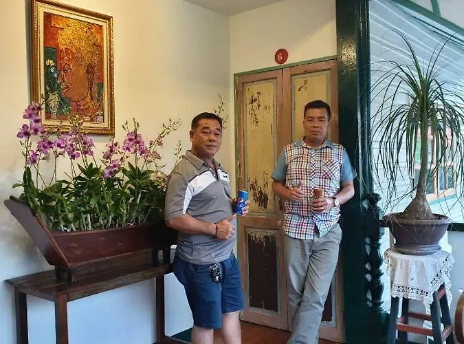 Отель типа "постель и завтрак" Pimthong Place