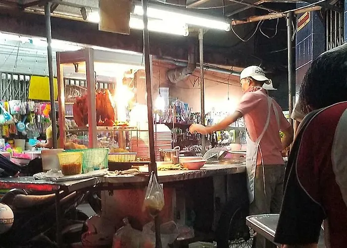 Отель типа "постель и завтрак" Pimthong Place